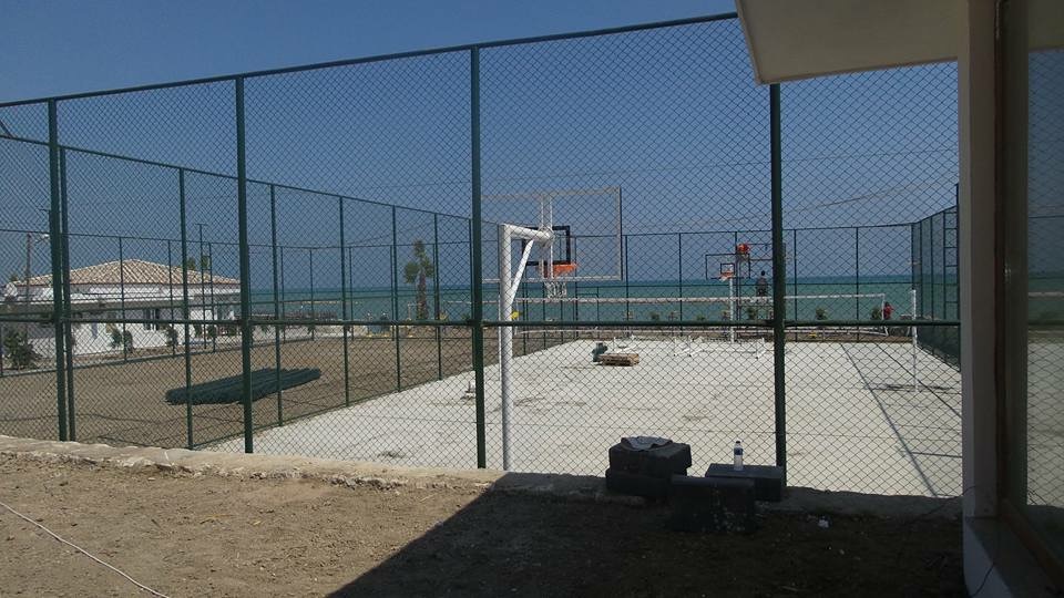 GALVANIZLI PVC TEL ÖRGÜ 500 CM BASKETBOL SAHASI UYGULAMASI